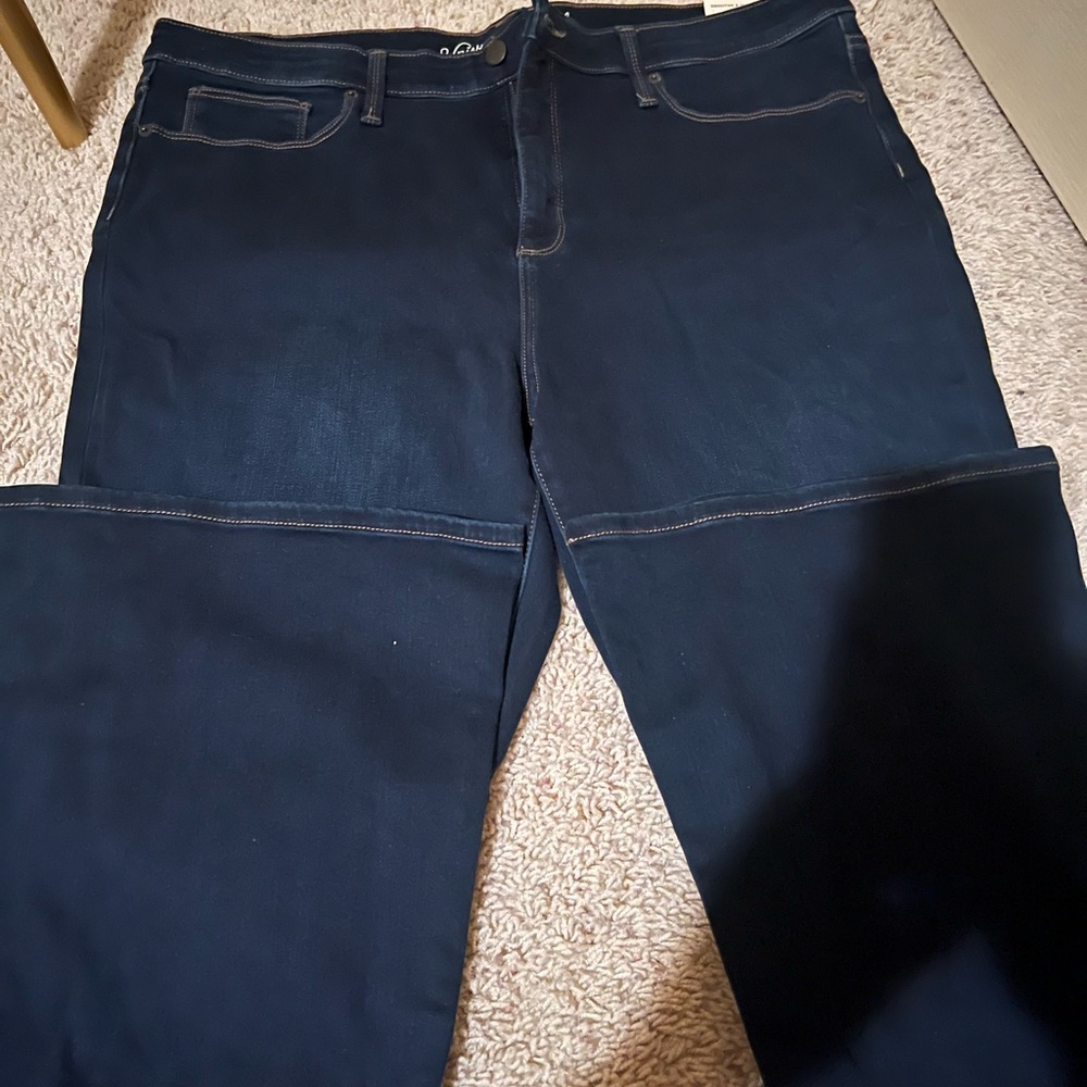 Universal Thread Women’s Deep Indigo flare Jeans